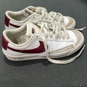 Nike Blazer Low 77 - kids 4Y